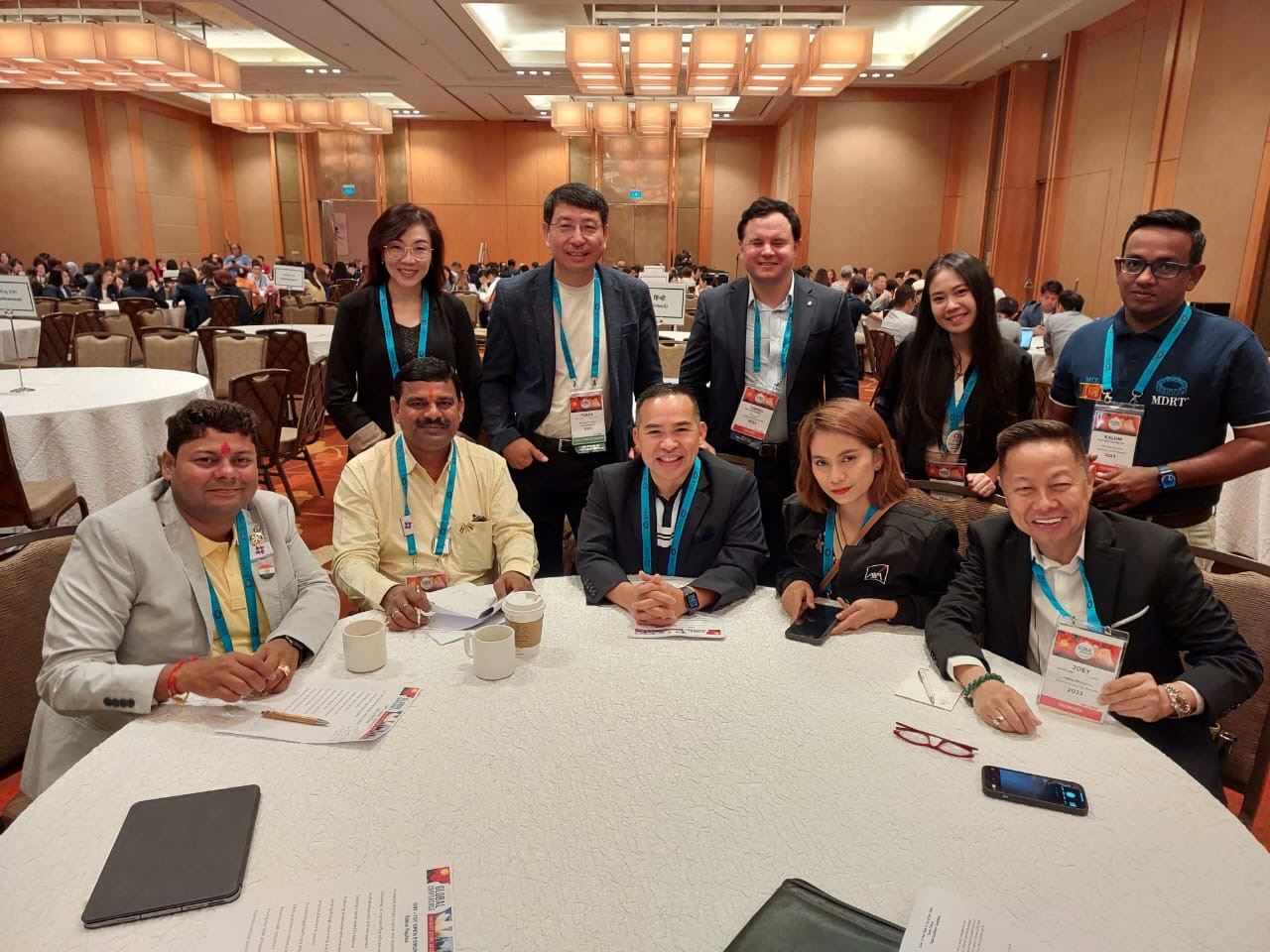 Frank Zhou at a roundtable with advisors from around the world at the MDRT Global Conference